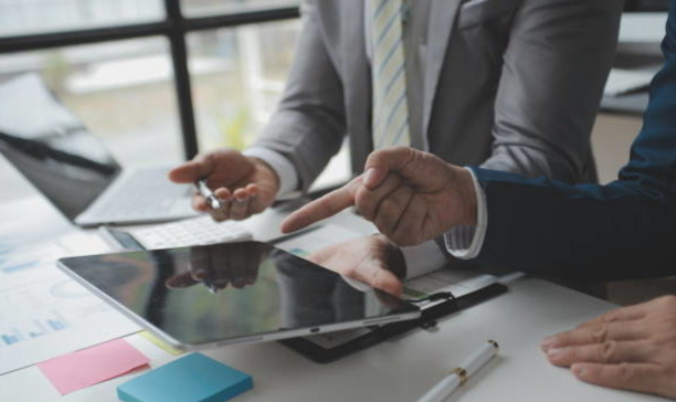 How Financial Consultants Aid Small Businesses in Effective Financial Management